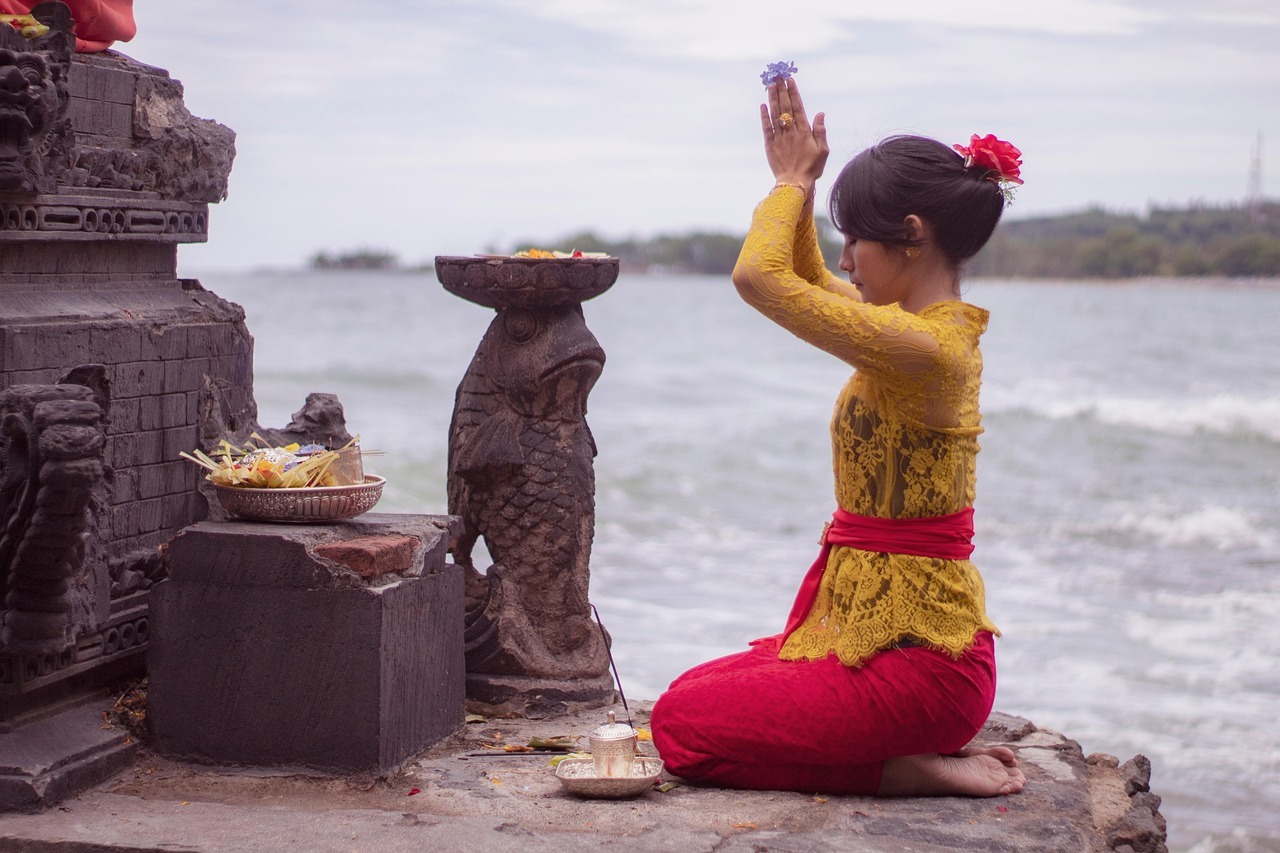 El uso simbólico de la sal en rituales de purificación espiritual: tradición, significado y prácticas