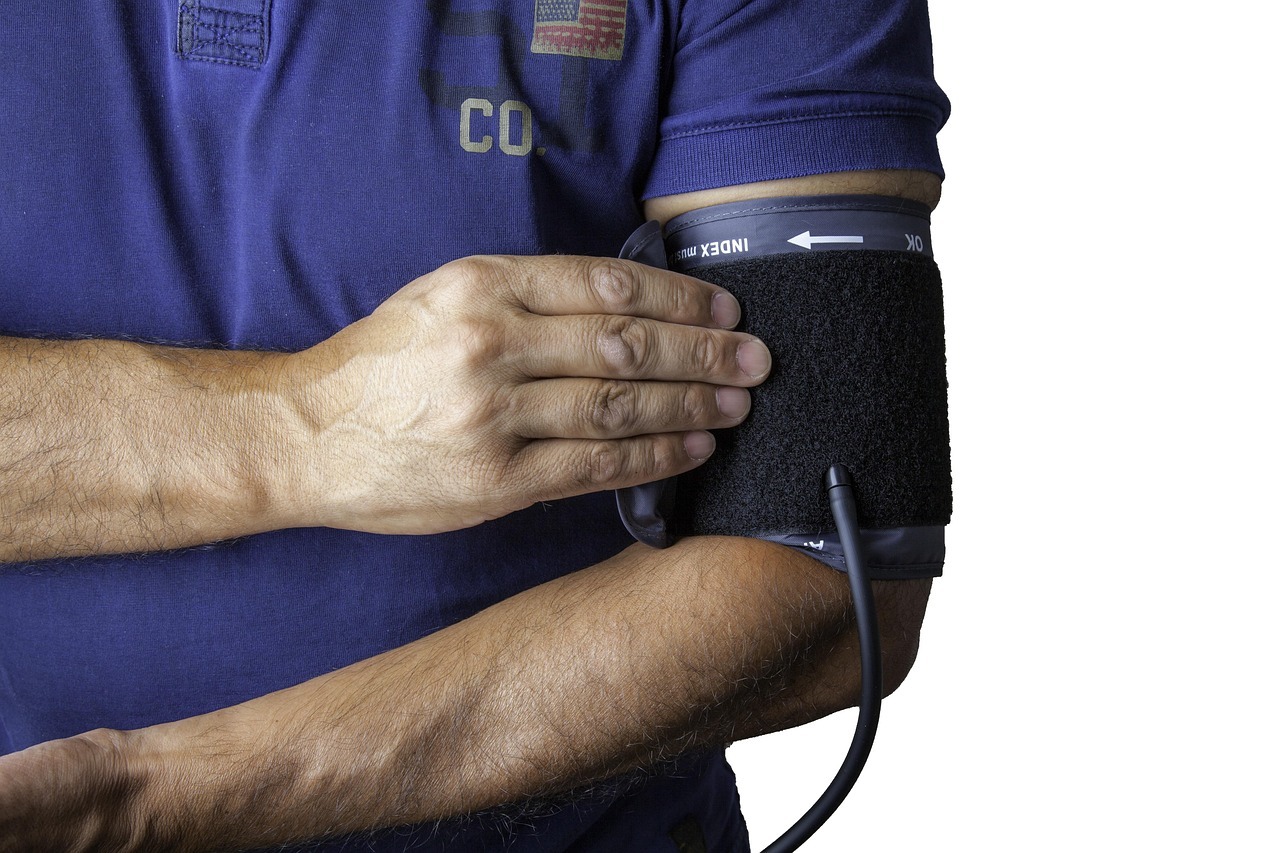 Medicamentos para la presión arterial en adultos mayores de 65 años: cuál es el mejor horario para tomarlos