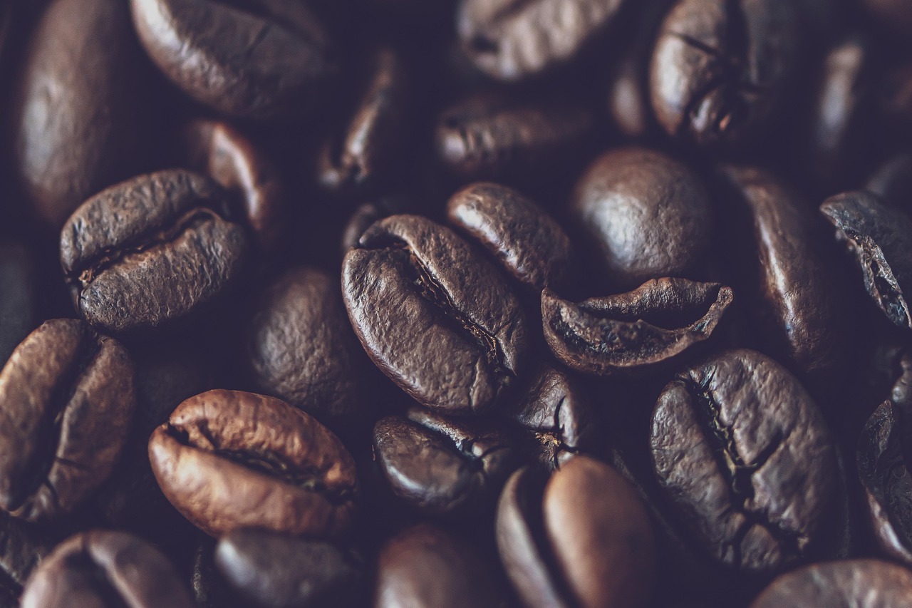 Café con clavo de olor: la combinación aromática que transforma tu taza matutina