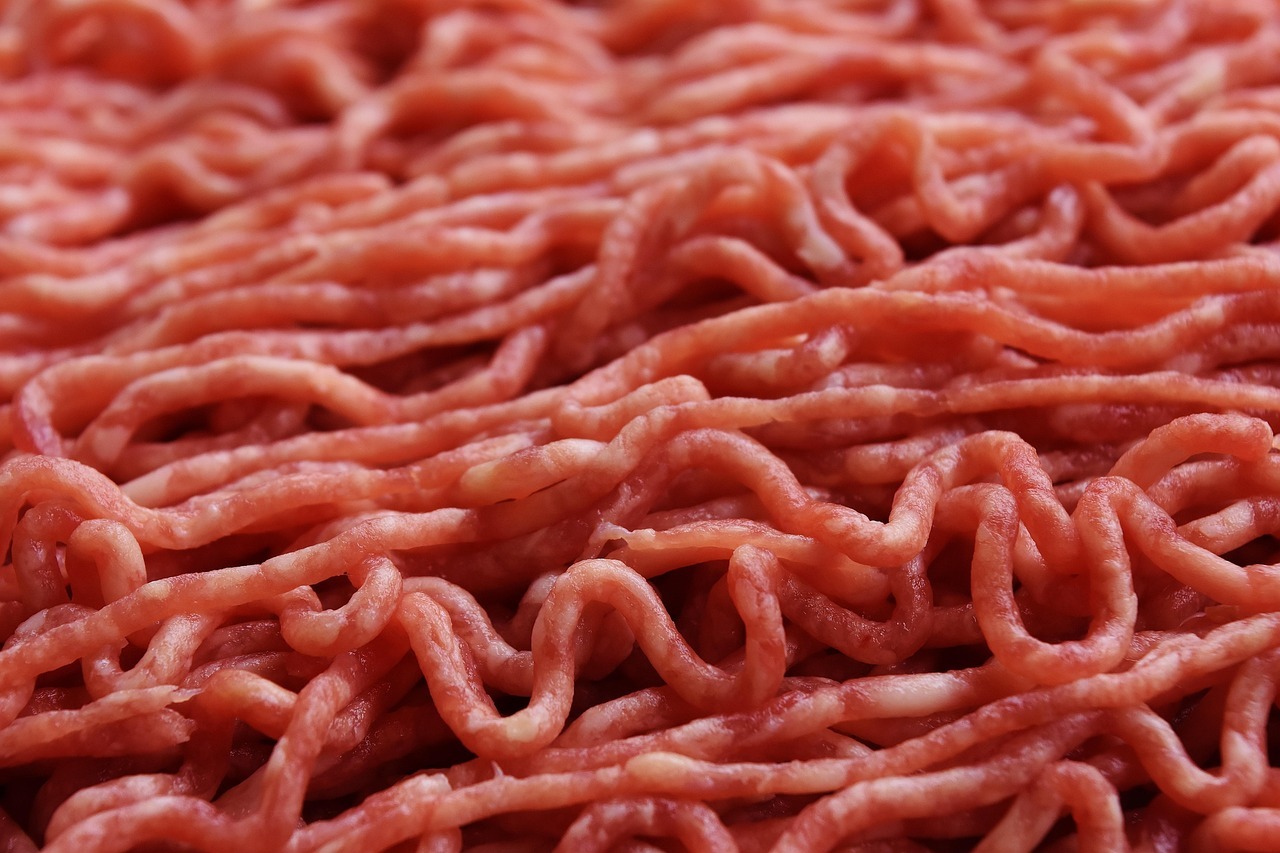 Cómo conservar carne durante años sin refrigeración: el método tradicional de la grasa