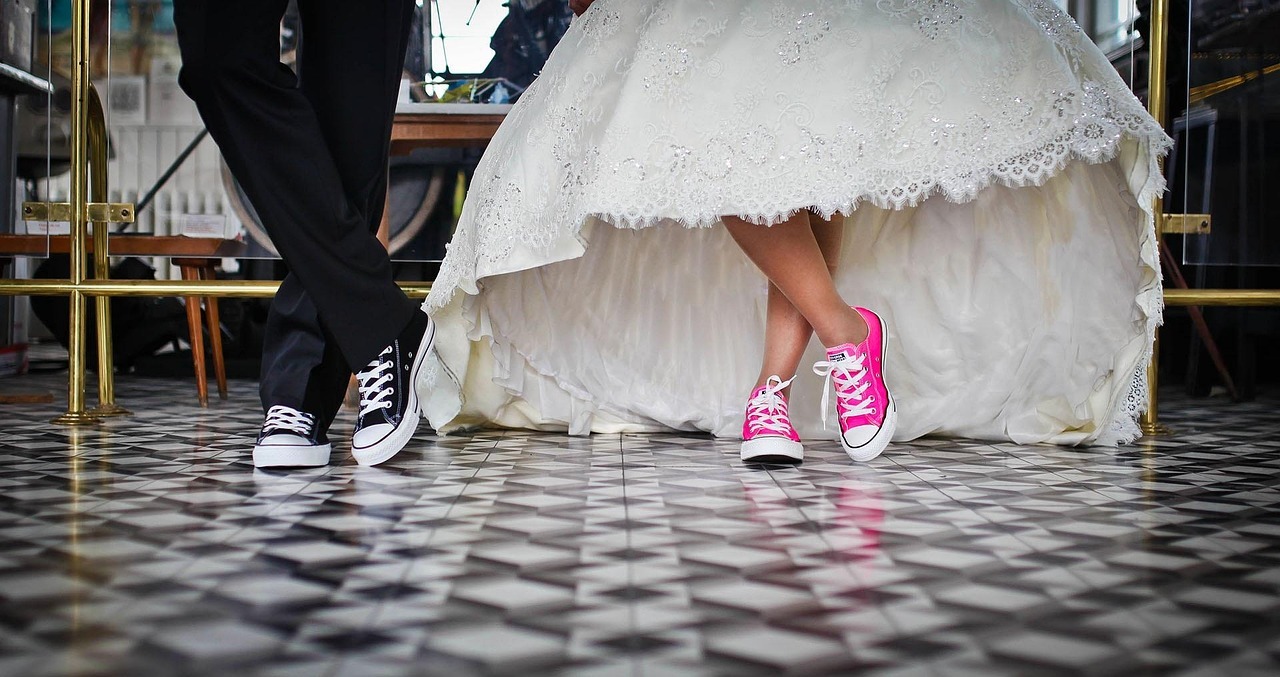 Recupera la vista después de años de ceguera y descubre la doble vida de su esposo en el garaje