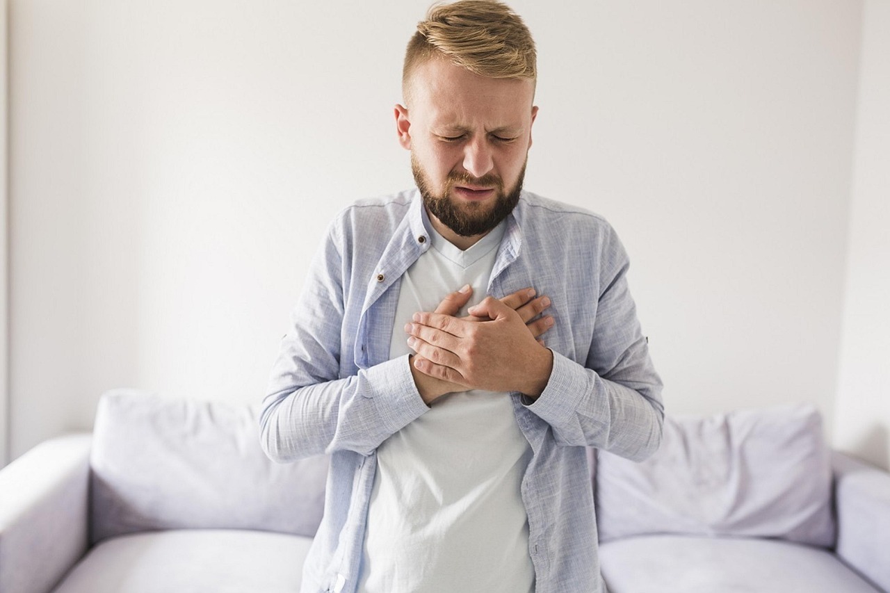 Sudoración nocturna: 7 causas frecuentes y cómo enfrentarlas para dormir mejor