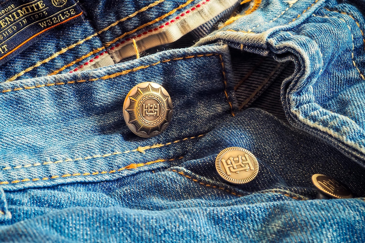 Un vestido hecho con los jeans de mamá: la historia de dos hermanos que enfrentaron a su madrastra